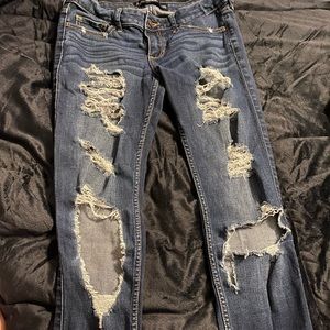 Hollister capris destroyed dark wash denim